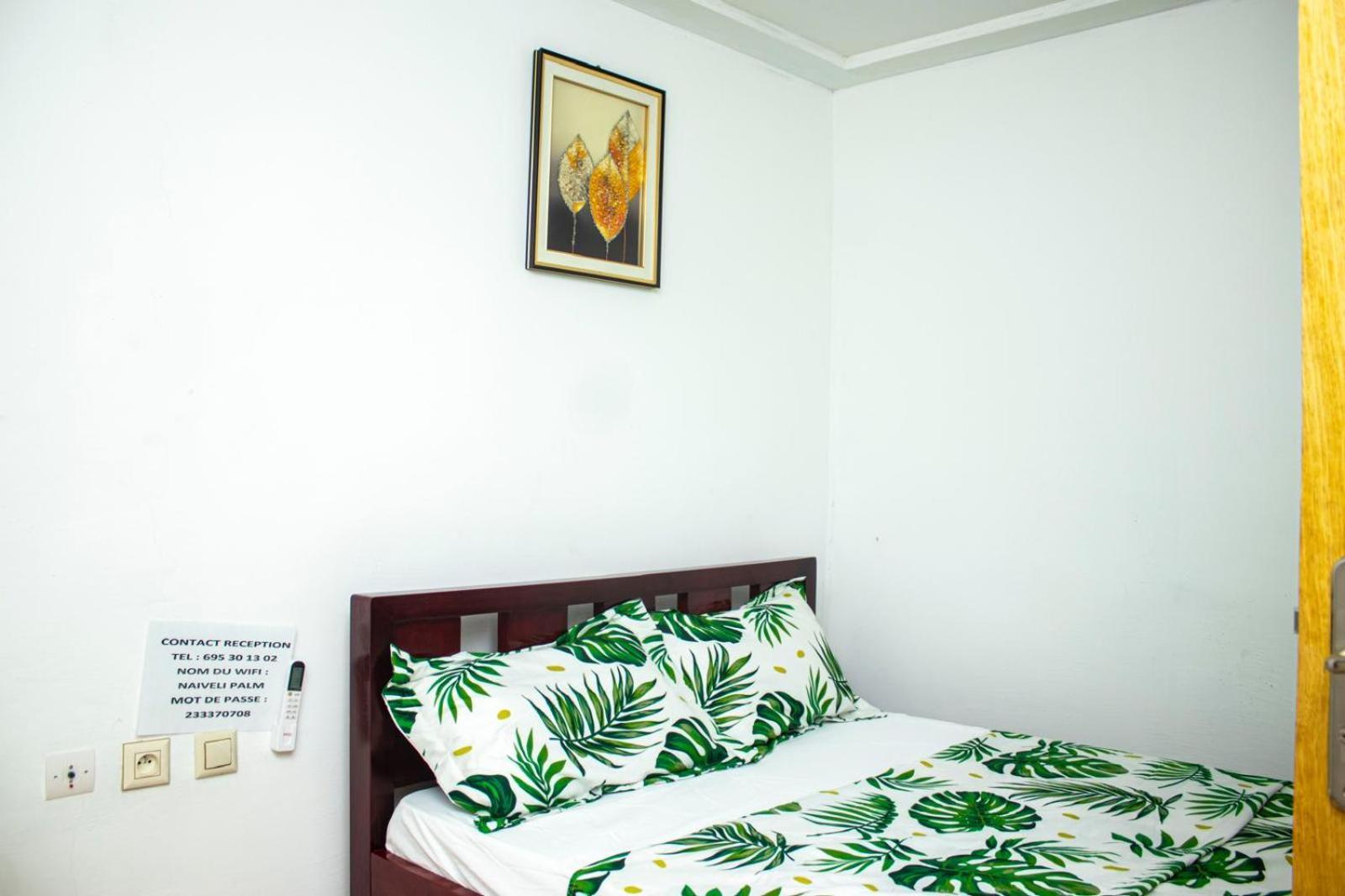 Naiveli-Palm Appartement Meuble Sobre Et Chic Douala Exterior photo